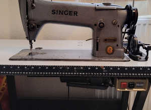 Singer Industrial sewing machine, (Offers)