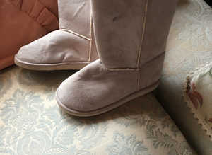 Boots size eight never worn