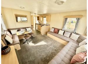Cheap 3 bedroom 8 berth static caravan for sale in Clacton Essex px tourer private parking decking available view today