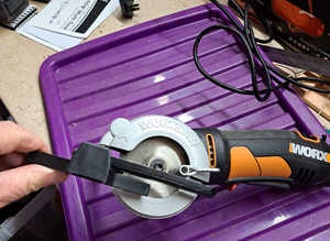 85mm worx 230v electric saw