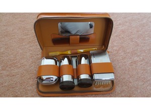 Mens Soft Brown Leather Shaving/Toilet Case Kit