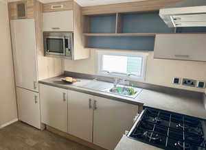 **4 bedroom rare style caravan for sale saxmundham country park**