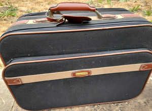 Jensen Medium Size Black Luggage Case