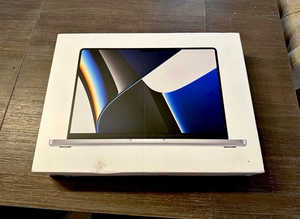 2022 Apple MacBook Pro 14 Space Gray 3.2 GHz M1 Max 10-Core CPU 64GB 2TB - comes with original box and accessories , Low cycle count , in awesome cond