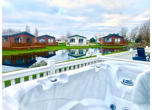 2 bedroom Lodge for sale with decking and hottub included at Southview (Skegness)