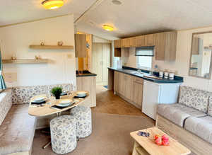 **REDUCED 3 bed family holiday home Saxmundham off a12 close to Norfolk Essex Suffolk**
