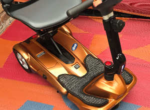 DRIVE Autofold Serviced. 21.5Kg 18 Stones. Airline Friendly Carboot Mobility Scooter
