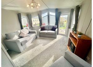 3 bedroom static caravan for sale in Clacton on Sea Essex Highfield Grange Holiday Park double glazed with central heating