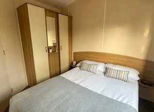 **3 bed caravan for sale cheap with fishing lakes and views**