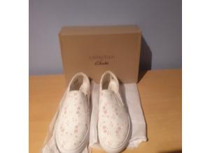BRAND NEW & BOXED from  Clarks, pumps. Size 7