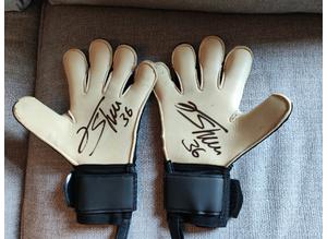 Genuine, Signed/Autographed, Football Gloves, James Shea - Size 10, Luton Town