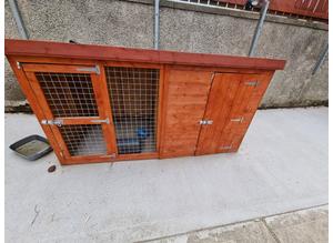 Dog kennel / run