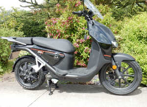 Electric Scotter MAX Equivalent-registered Electric ride away-Max blends Vmoto Super Soco CPX 125cc