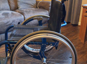 Lightweight manual wheelchair