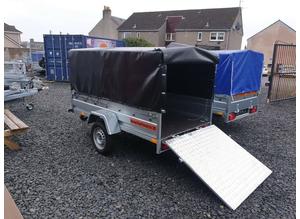 BRAND NEW 8,7ft x 4,2ft SINGLE AXLE TRAILER WITH FRAME AND COVER AND RAMP 750KG
