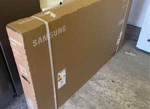 BRAND NEW BOXED Samsung 65"  Inch QLED SMART 4K TV ULTRA HD HDR QLED TV with BIXBY,ALEXA,google assist