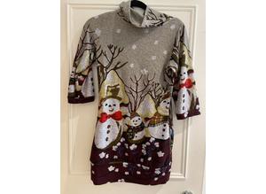 Womens winter-themed jumper, one size