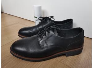 Beautiful Leather Clark's Shoes ( NEW WORN ONCE)