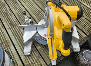 Dewalt sliding deville mitre saw