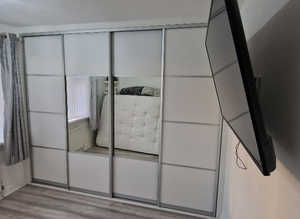 Sliding wardrobes made to measure