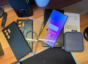 Samsung Galaxy S23 Ultra 512 GB Graphite Factory Network Unlocked  - Cream  SM-S918U1 SUPER NICE! EXTRAS!