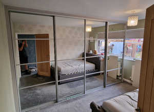 Sliding wardrobes made to measure
