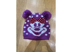 Girl purple Minnie Mouse hat