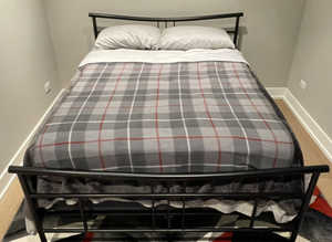 Gingerbrook  Serta Metal Bed Frame Full Size Matress with Box Spring