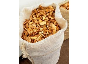CHIPPED LOG WOODCHIP WOOD CHIP FOR PLAY AREAS, GARDENS, CHICKEN RUNS, HORSE ARENAS, PATHS