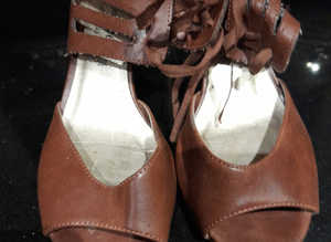 Ladies Size 4 Brown Shoes