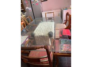 8 seater dining table and chsirs