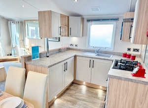 **Stunning 3 bed family holiday home with en-suite toilet**