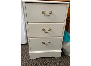 Bedside cabinet and chest of drawers