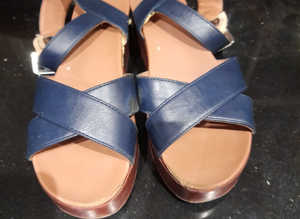 Ladies Size 5 Strappy Shoes