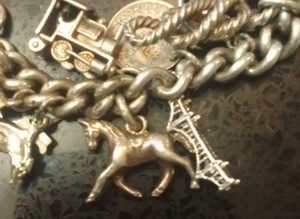 VINTAGE CHARM Bracelet VERY CLEAN, LOVELY CONDITION,