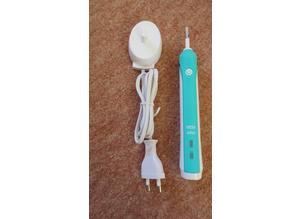 Oral B TRiZone 1000 Electric Rechargeable Toothbrush