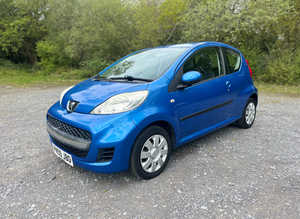 2009 Peugeot 107 urban 1.0 petrol, 12 months mot, £20 car tax, 83k miles