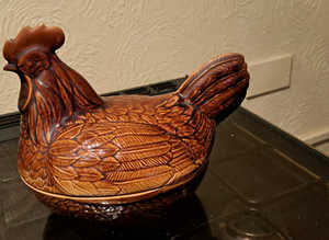 1960s  pottery egg hen