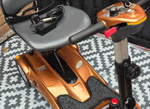 New Battery& Service. DUal Wheel. 18.5 Stones. 17kg Autofold Mobility Scooter. Air Ok