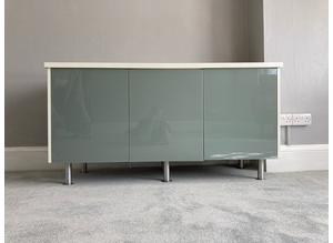 Amazing Media Unit for Very Large TV and everything else .