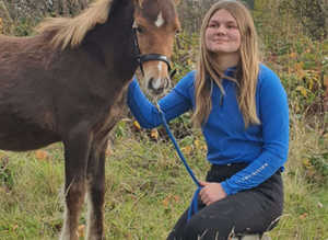 Tiny, Tame & Adorable Mini-Shetland x Welsh A Rescue Youngster e.t.m. max 10.2hh Lead Rein Project, Therapy Pony, Family Pet or Companion.