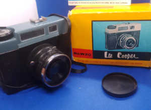 Vintage Lee Cooper No.W20 Camera in original box 120 film