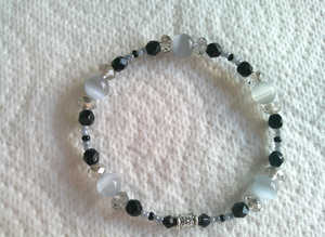 Handmade Grey Cats-Eye Bead & Black Bead Elasticated Bracelet
