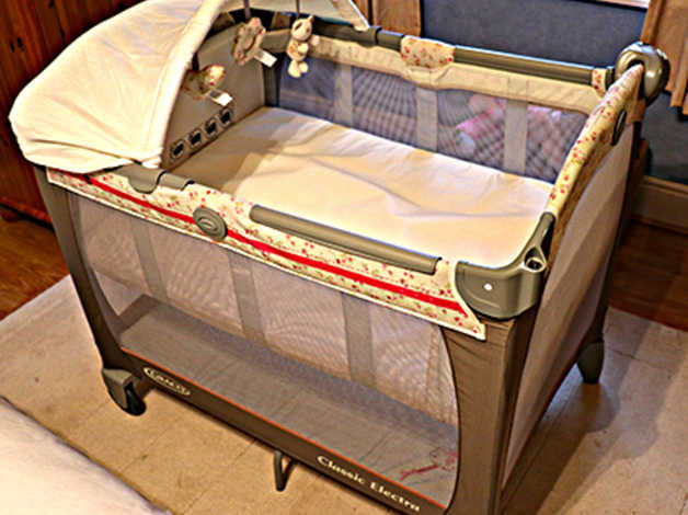 graco travel cot size