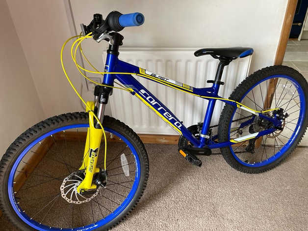 Children's carrera mountain clearance bike