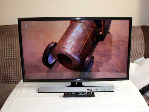 Samsung 28 Inch Led Tv Monitor With Freeview Hd, in Wakefield, West  Yorkshire