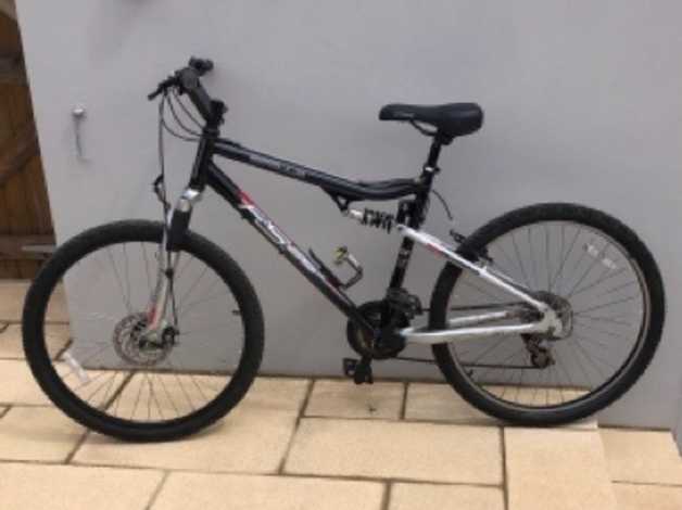 apollo ridge mountain bike halfords