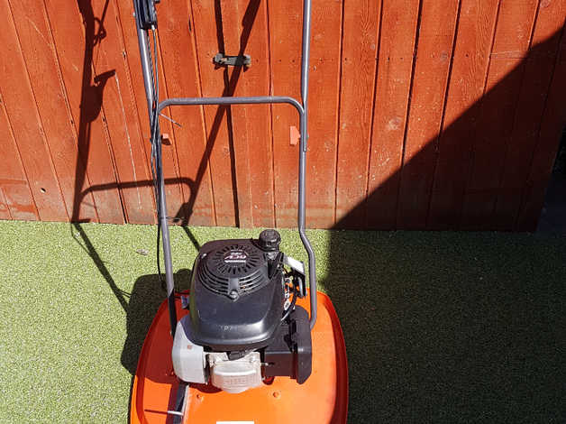 Husqvarna gx560 petrol online hover mower