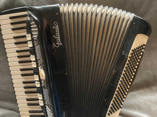 Galanti accordion on sale