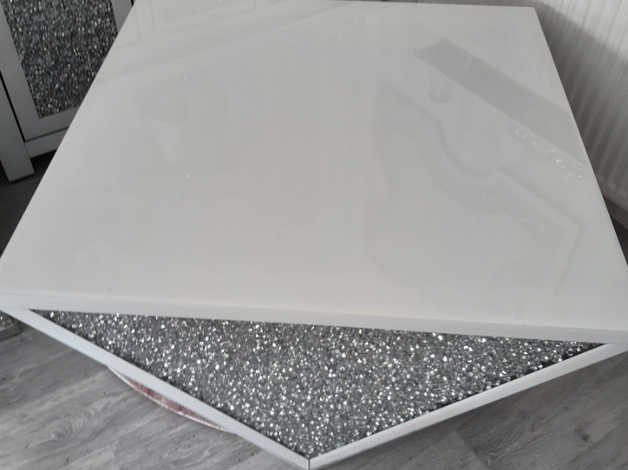 White crushed deals diamond coffee table